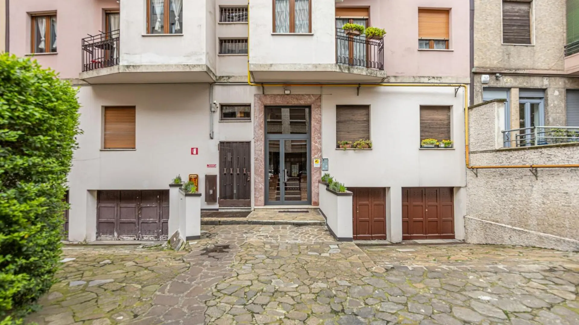 Apartment Zuretti Modern Comfort Near Central Station Milan