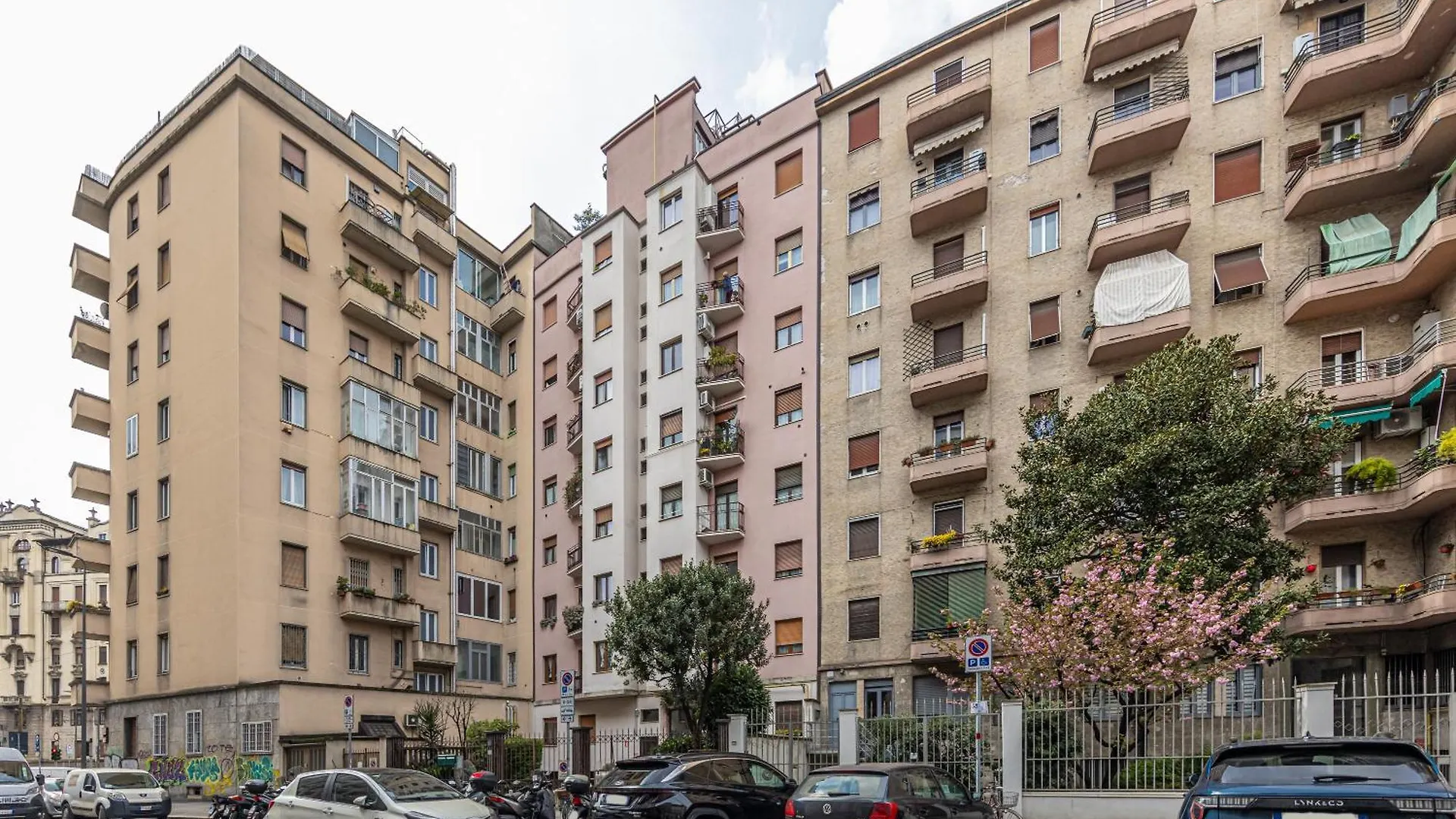 Apartment Zuretti Modern Comfort Near Central Station Milan Italy