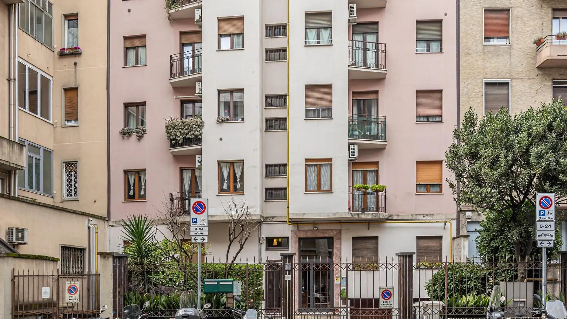 Zuretti Modern Comfort Near Central Station Milan