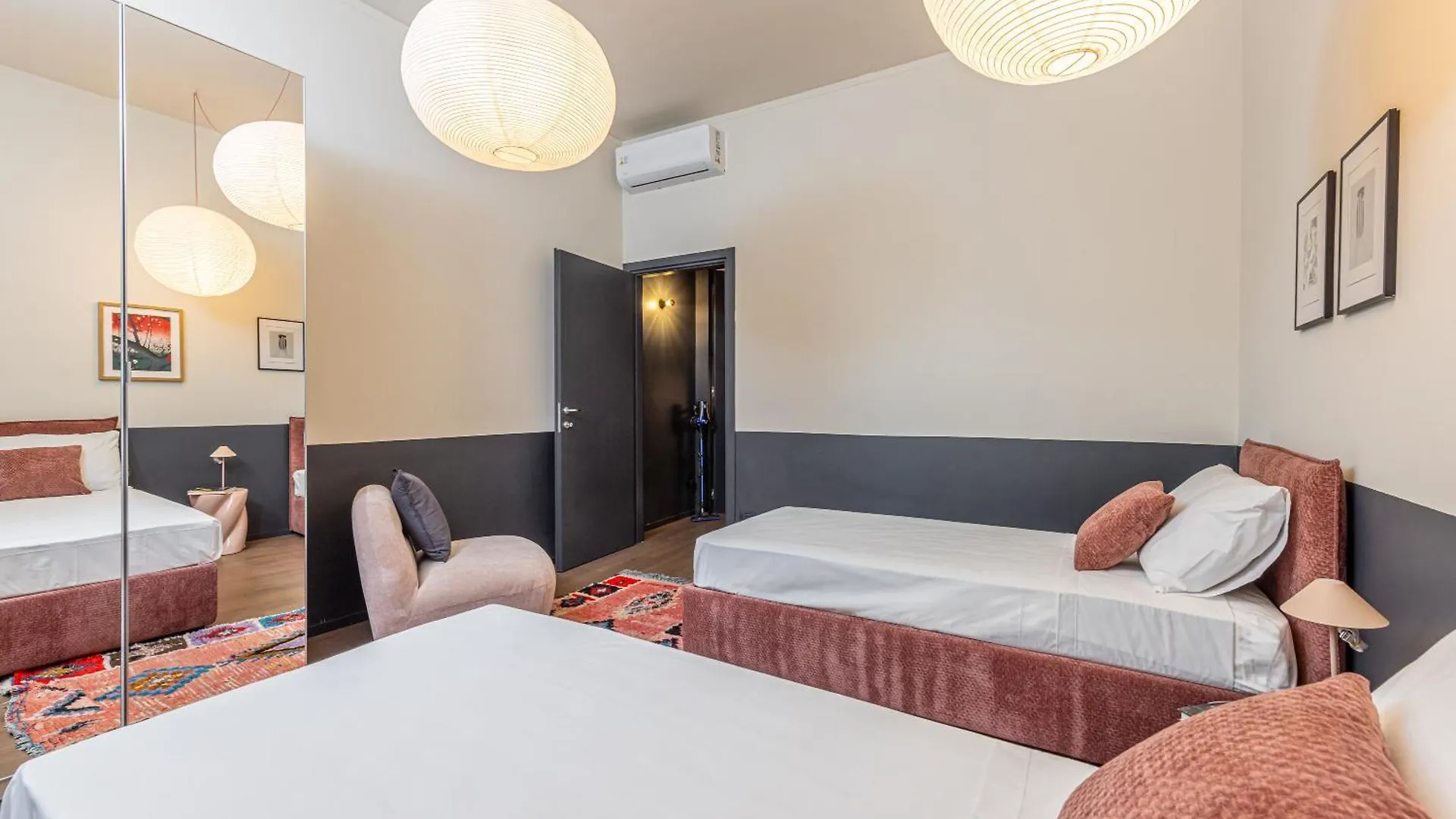 Zuretti Modern Comfort Near Central Station Milan Apartment